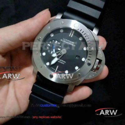 Perfect Replica Panerai Luminor Submersible PAM1305 Watch Black Rubber Strap